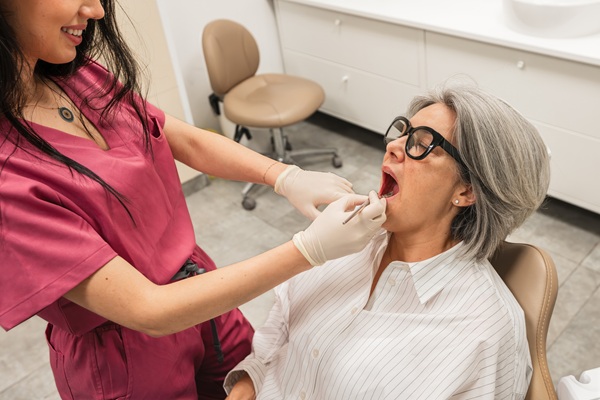 Denture Repair: Common Problems, Causes, And When To Call A Dentist